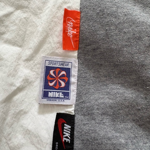 Nike women’s White and Gray Joggers - Picture 5 of 11